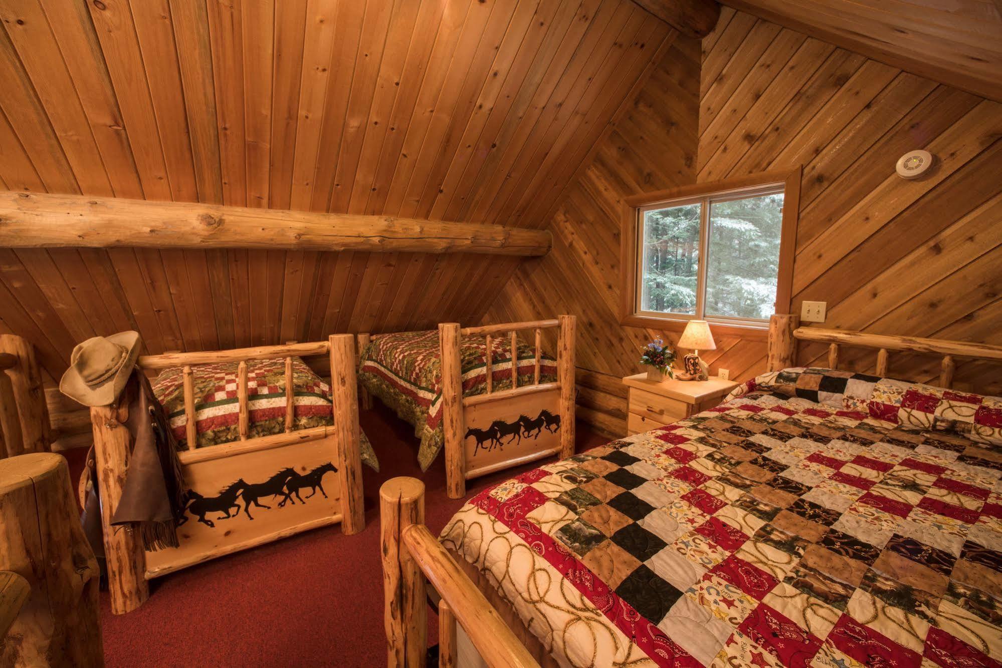 סנדפוינט Western Pleasure Guest Ranch מראה חיצוני תמונה